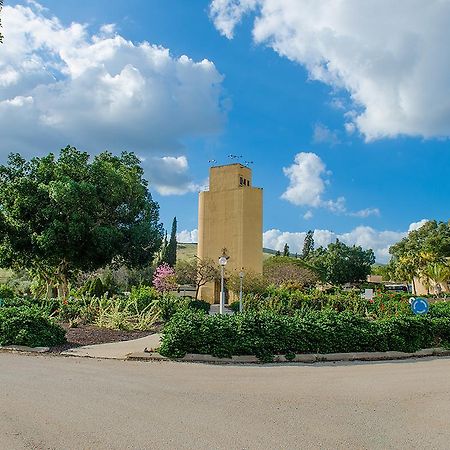 Kibbutz Gesher Hospitality Villa Esterno foto
